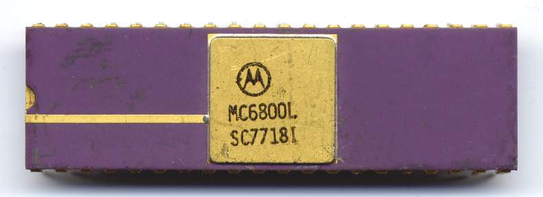 Файл:Motorola MC6800L SC7718I top.jpg